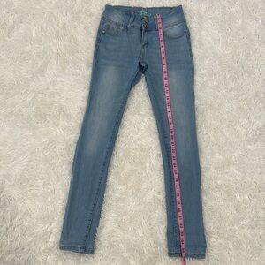 Straight stretchy jeans